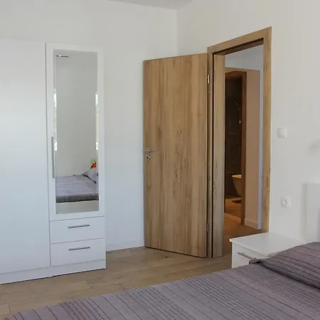 Appartement House Vitaic *
