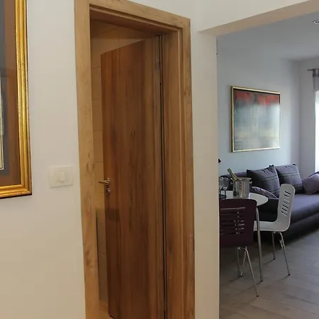 Appartement House Vitaic *