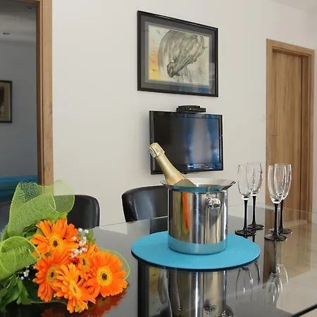 Appartement House Vitaic *