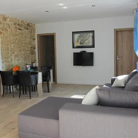 Appartement House Vitaic